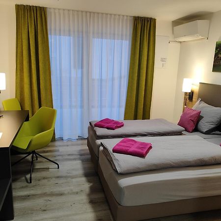 Hotel Gaestehaus Stock Zimmer Trueffeleckle Friedrichshafen Bagian luar foto
