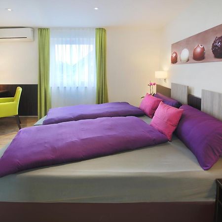 Hotel Gaestehaus Stock Zimmer Trueffeleckle Friedrichshafen Bagian luar foto